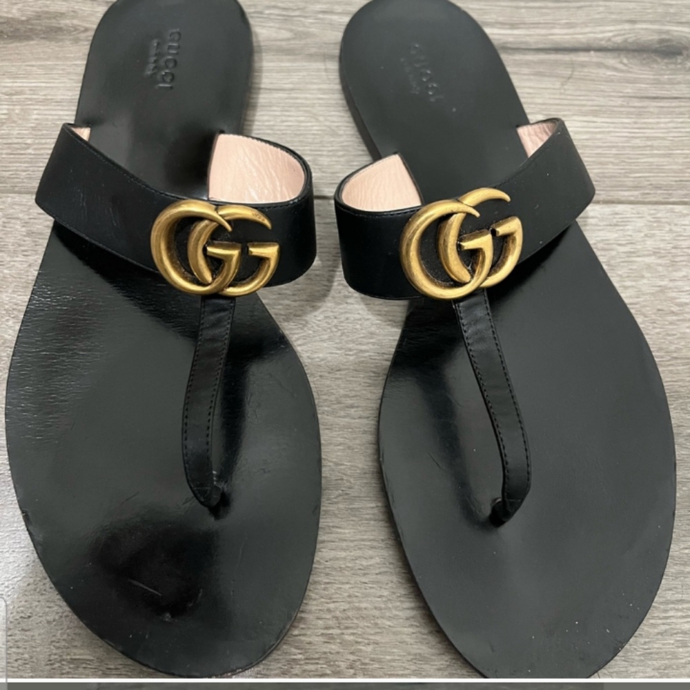 Women's  authentic gucci logo sandals/ black